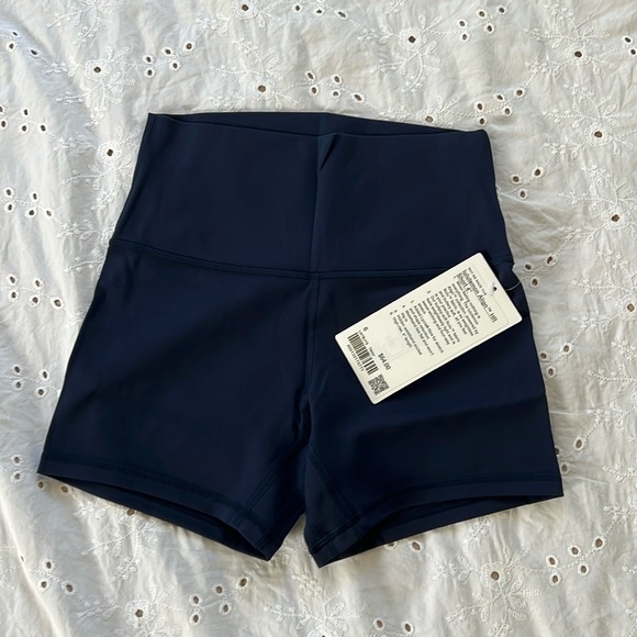 Lululemon shorts - Picture 4 of 7